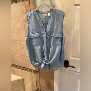 Chico’s Sleeveless Top. Size 3. Gently worn.